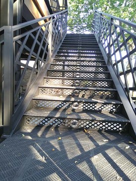Чугунная маршевая лестница "Баракуда", фото 1
